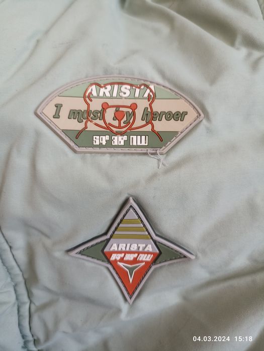 Костюм элегантный.