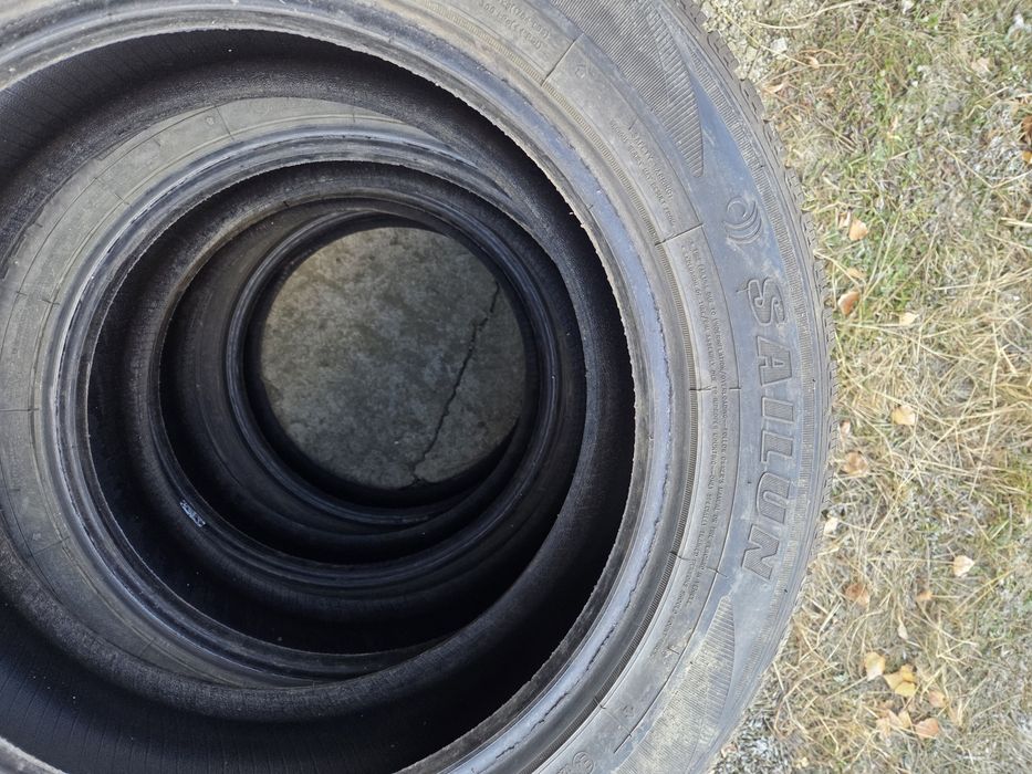 Продам комплект зимних шин.