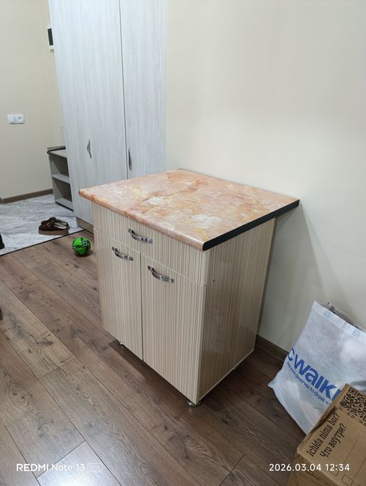 Столик-тумба для кухни