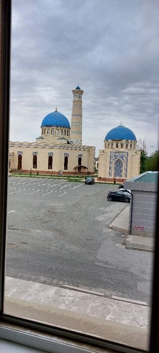 Oxun Bobo masjidi yon tomonida  3-xonali kvartira ijaraga beriladi