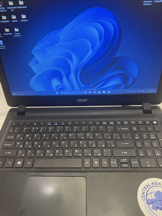 Продам ноутюук acer зарядка держит