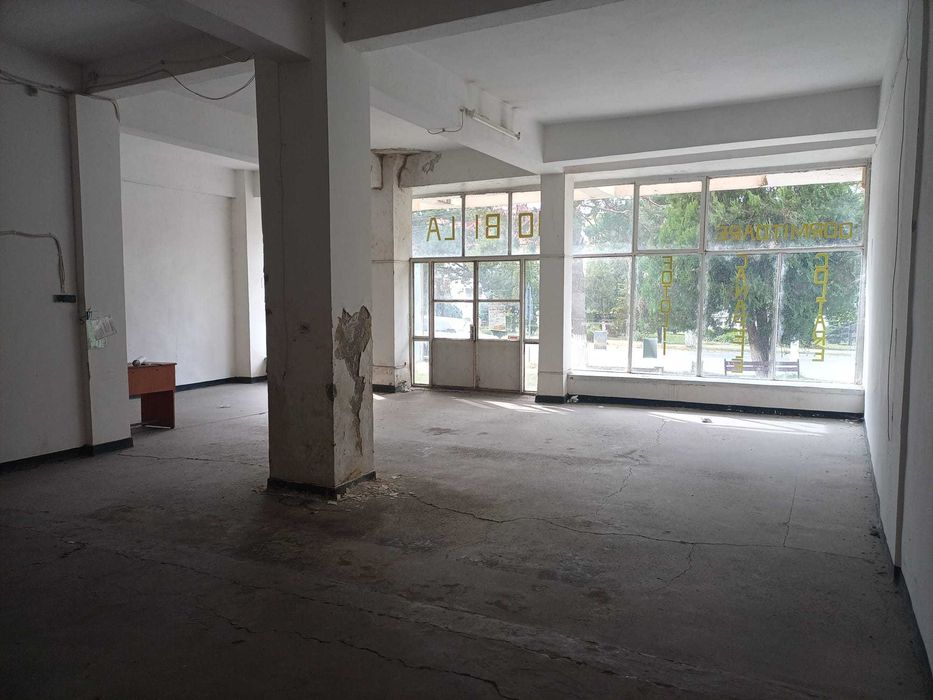 Inchiriez Spatiu Comercial in Bumbești-Jiu, str Parangului