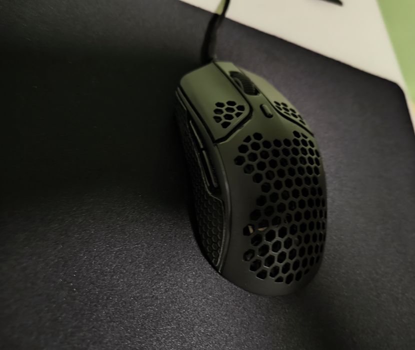 Gaming mouse and mousepad: Мишка HyperX Pulsefire Haste + Пад Roccat Kanga (Пълни комплекти)