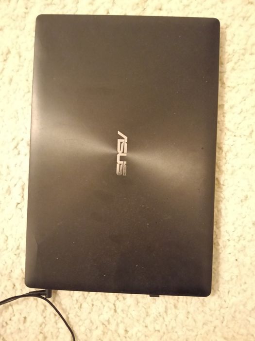 Vând laptop asus
