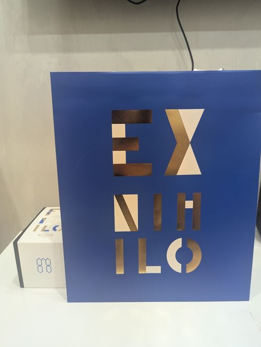 EX Nihilo Iris Porcelana