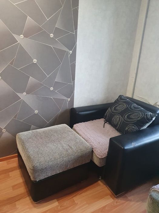 Продам диван, кресло и пуфик