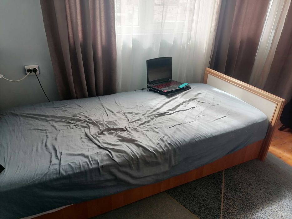 Обзавеждане за детска стая, легло с матрак, секция с гардероб