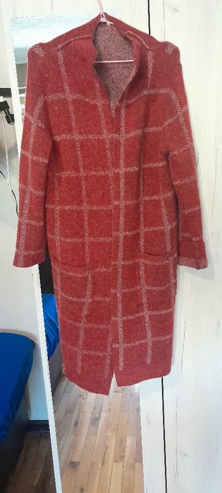 Вълнен кардиган .