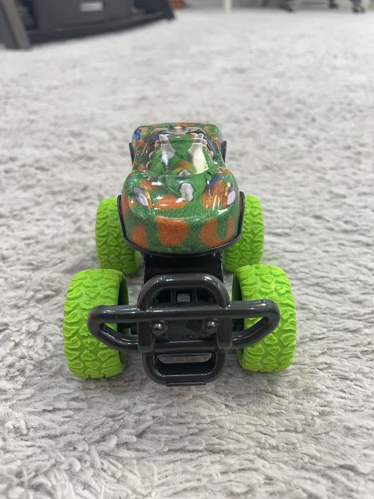 Игрущечные машинки