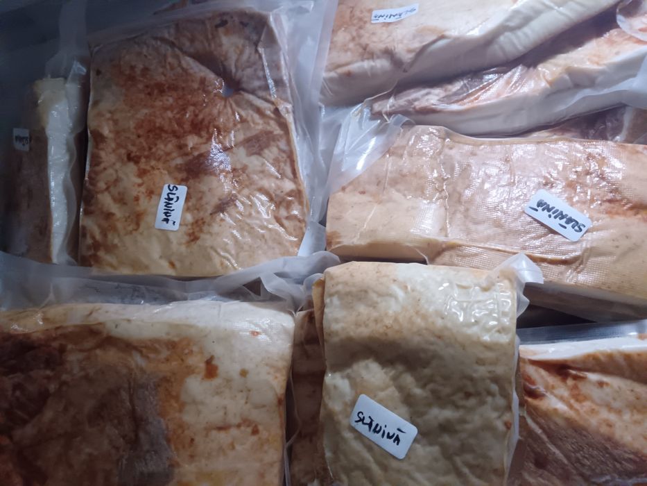 Vând slănină afumată