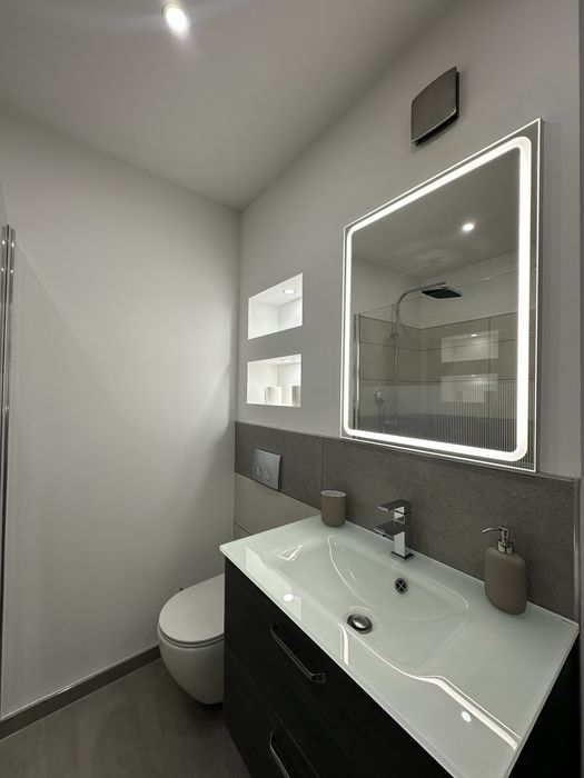 Apartament 3 camere etaj 2 cu lift si 2 locuri de parcare