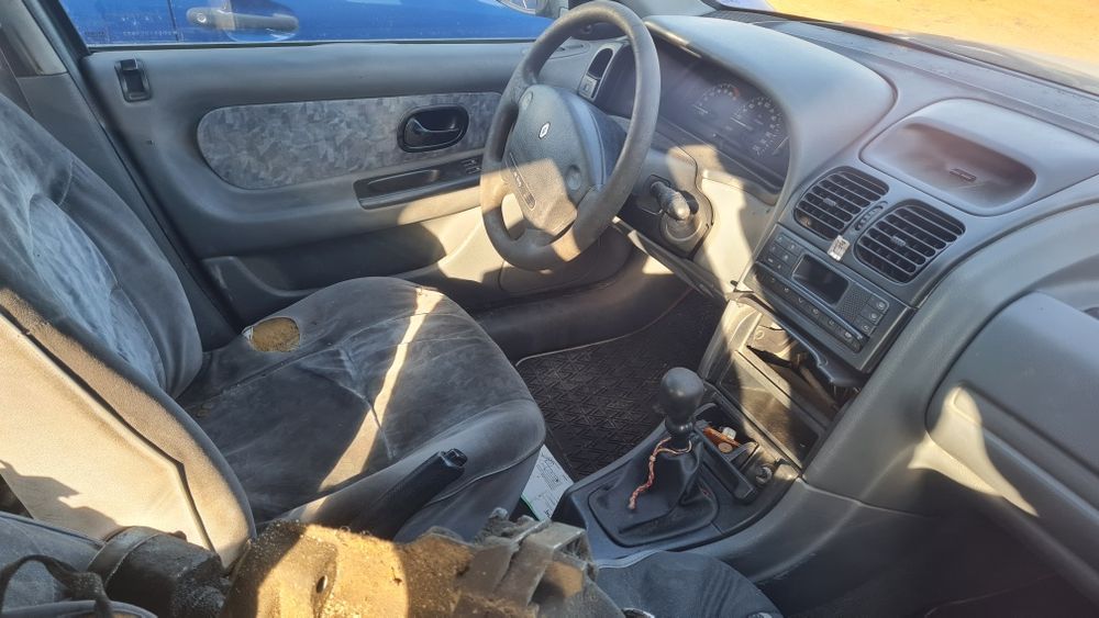 Renault Laguna 2.0 , Рено Лагуна На Части !!!
