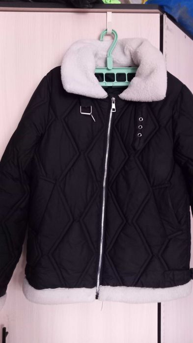 Продам куртку весна , осень