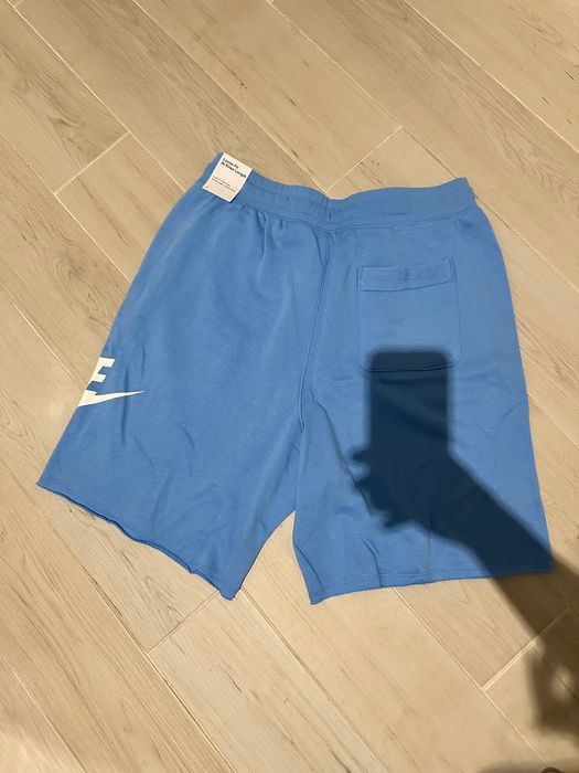 Шорта NIKE чисто нови