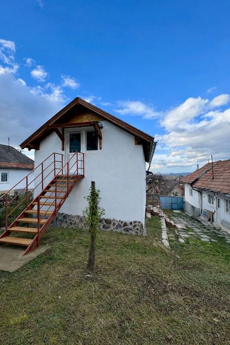 Casă cu 4 camere+teren 569mp, Săcele Cernatu, 200m de primărie centru