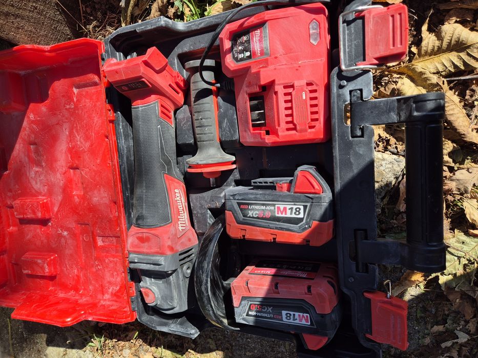 Milwaukee 125mm акумулаторен шлайф