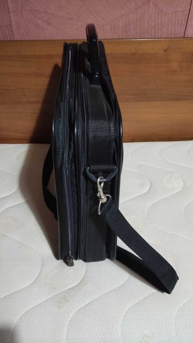 Adidas голяма бизнес чанта/куфарче за ръчен багаж/лаптоп/ документи