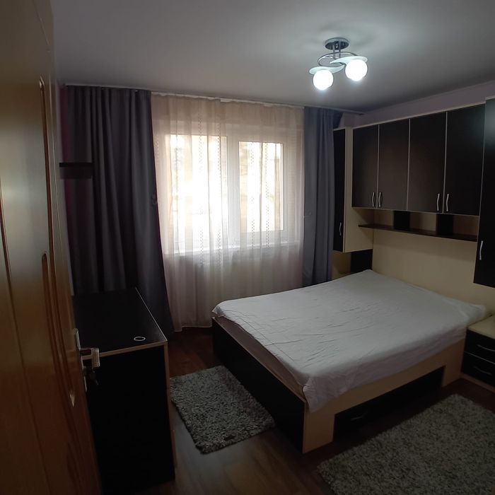 Vând apartament 2 camere Deva