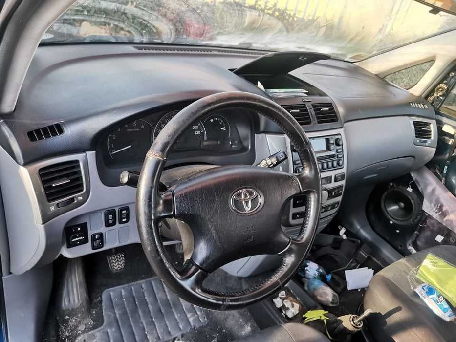 Toyota Avensis Verso 2.0 D4-D 116кс НА ЧАСТИ