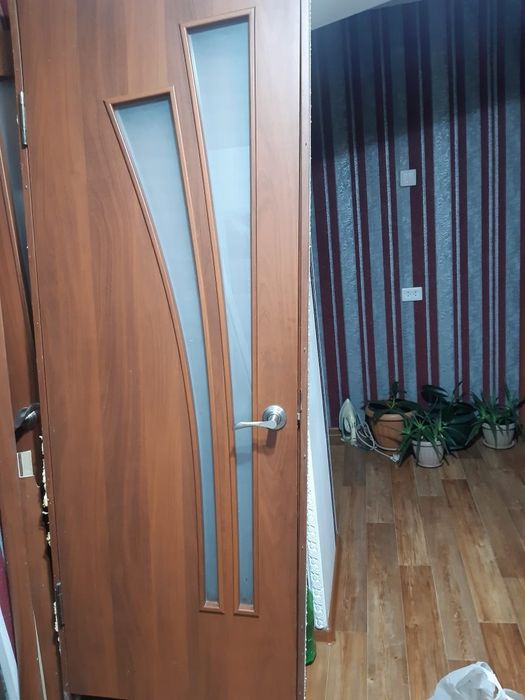 Продам межкомнатные двери б/у