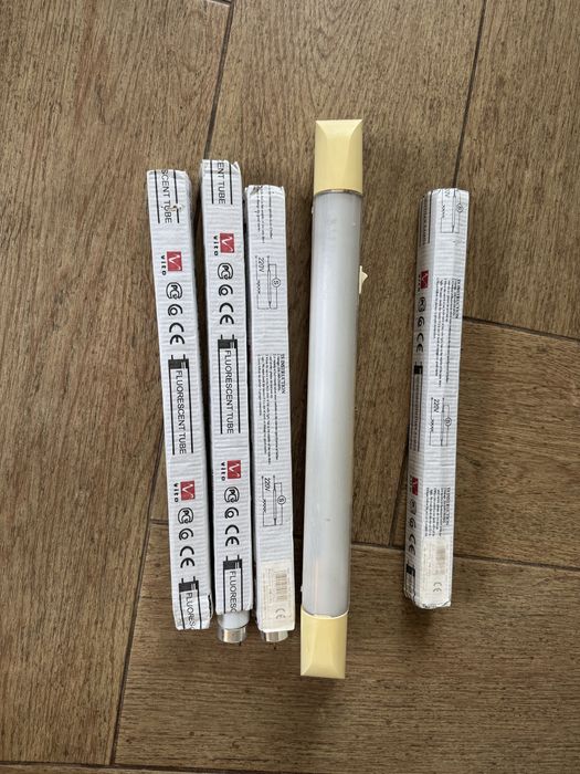 Луминисцентна  лампа  с 5 резервни пури