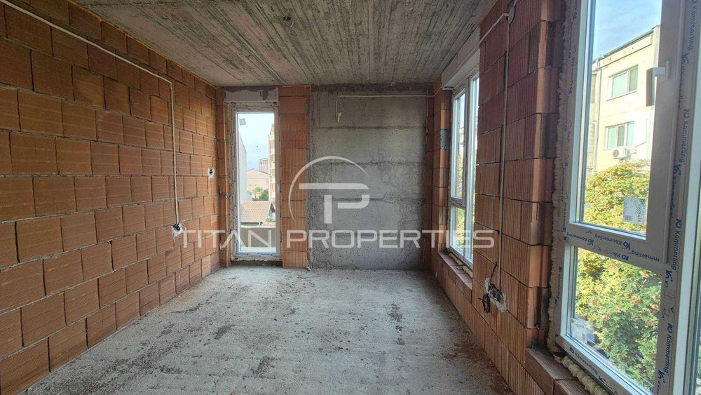 Продава се Тристаен апартамент в Пловдив, Кючук Париж - 106 кв.м за 1564 €/кв.м - Снимка #2