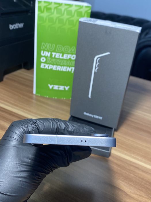 Samsung Galaxy s25 FE • 128 GB • Black