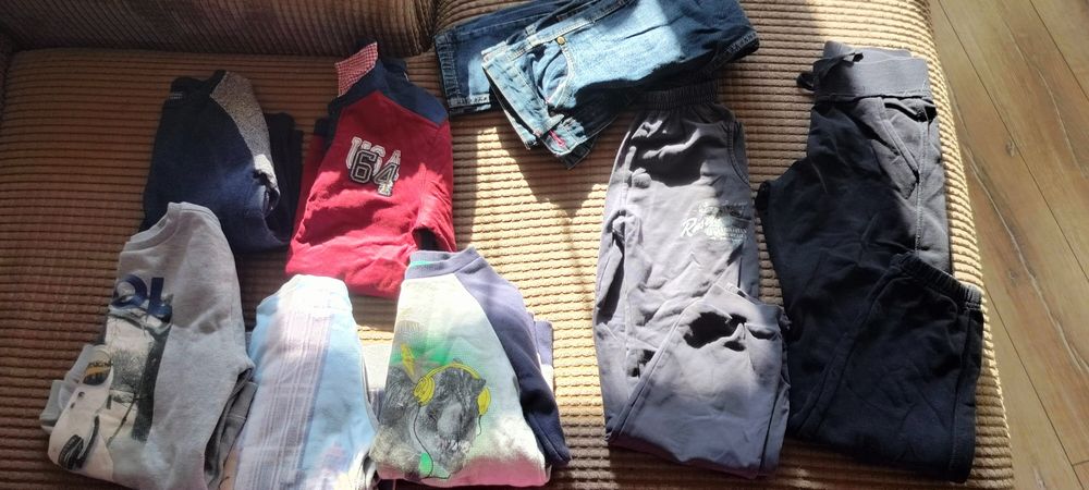 Лот зимни дрехи блузи и долнища за момче 8-9 години
