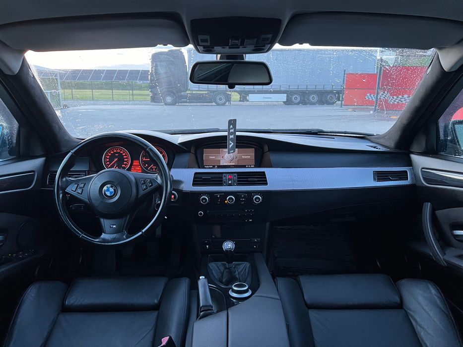 BMW E60 520d LCi/ Pachet M/ 2009/ Trapa/ Navi mare/ Piele/ Xenon