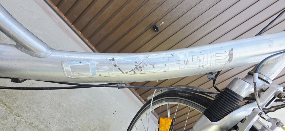 Bicicleta din aluminiu