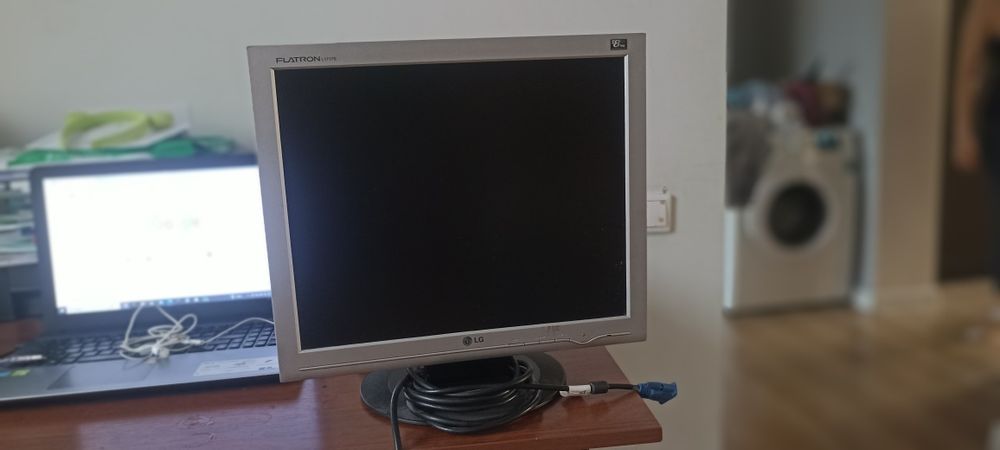 Монитор LG продам