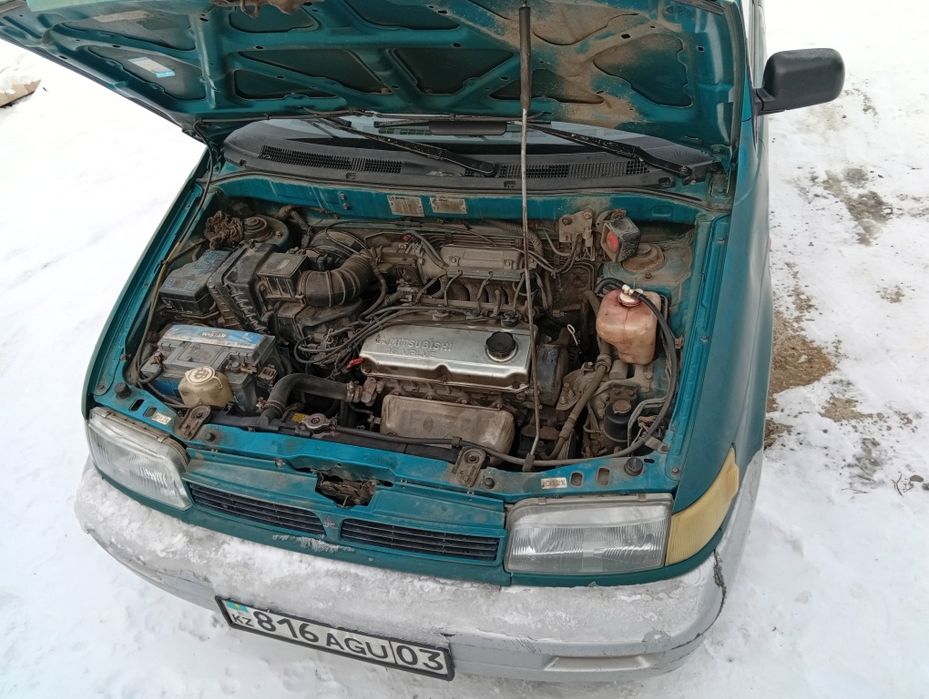 Продам машину Митсубиси сепейс ранер