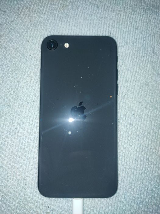 Vând Iphone se2020 ,64 gb