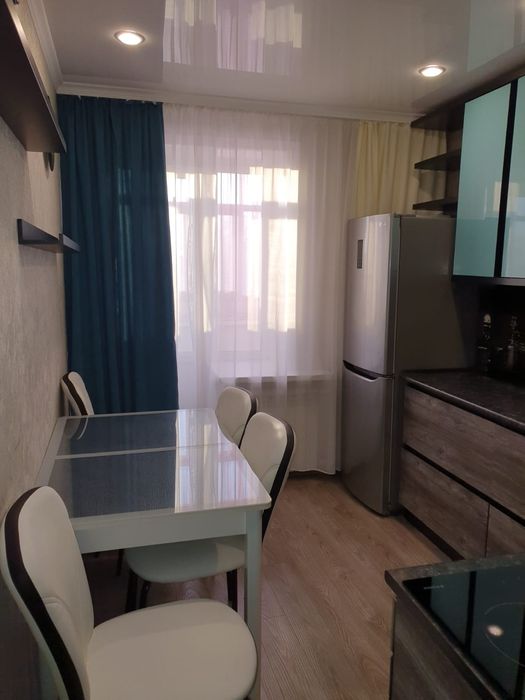 Продам 2 центр.  Район парка