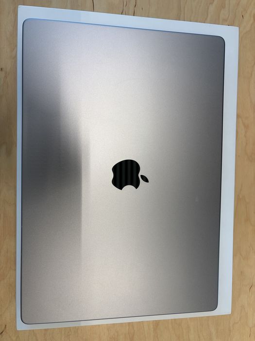 Apple MacBook Pro 16" (2021) - M1 Pro / 32GB RAM / 1TB SSD