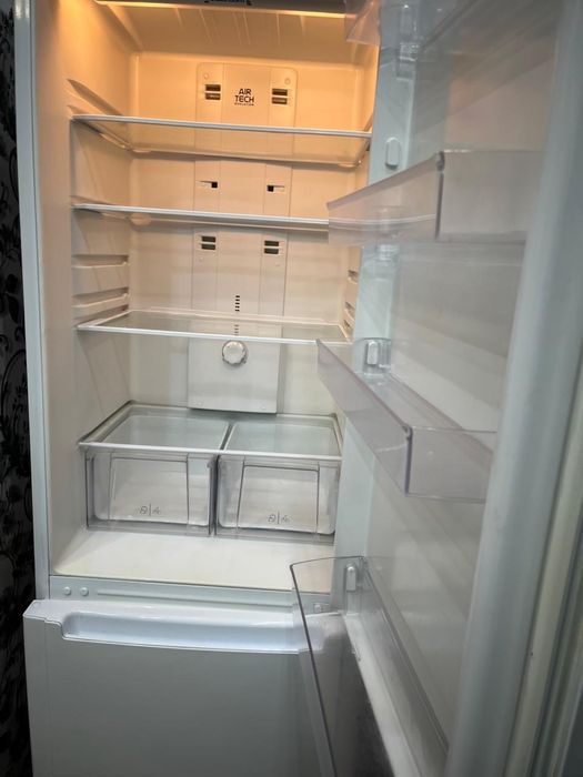 Холодильник Hotpoint-Ariston