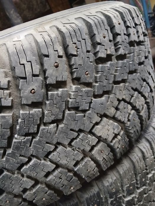 Зимние шины 275×60×17 r.