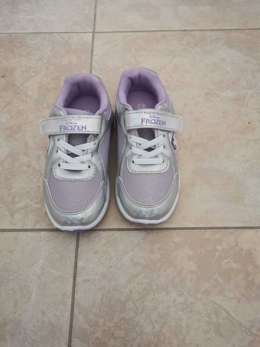 Светещи детски маратонки