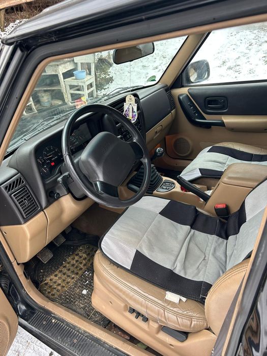 Vând Jeep Cherokee XJ