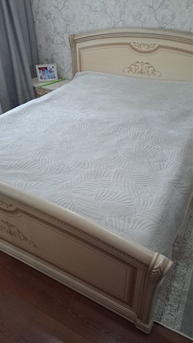 Продам спальный гарнитур