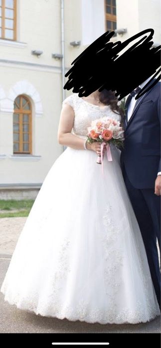 rochie de mireasă făcută în atelier