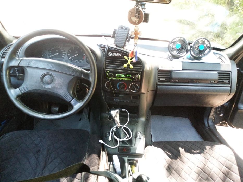 BMW-325, кузов е36, механика, 2.5
