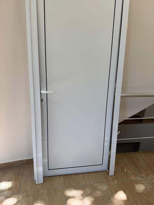 PVC врата за офис или баня