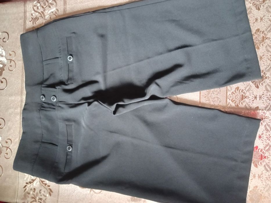 Продам одежду для школы 46 размер