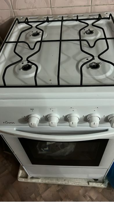 Продам газ плиту