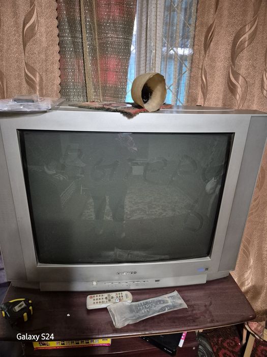 Продам телевизор Дайво большой экран