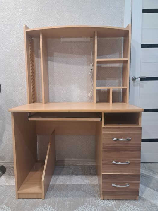 Продам стол письменный