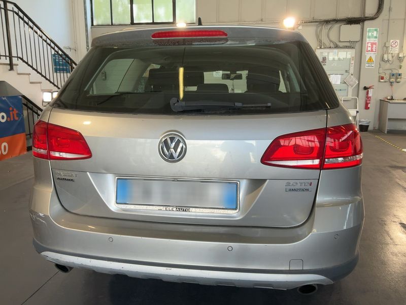 Volkswagen Passat 2.0 TDI 4Motion BlueMotion Tech 2012