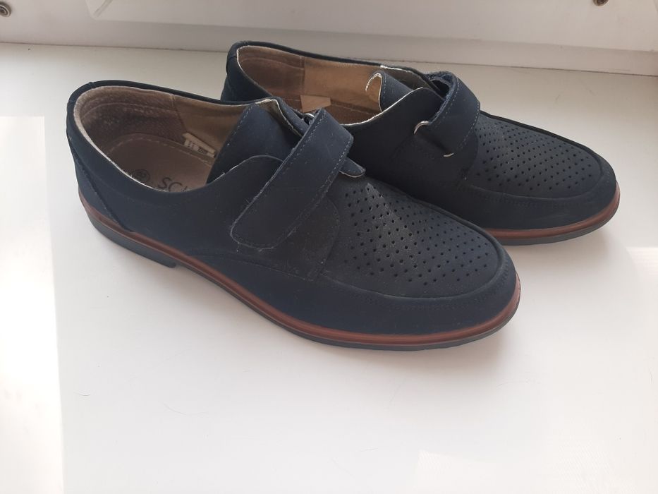 Продам туфли школьные