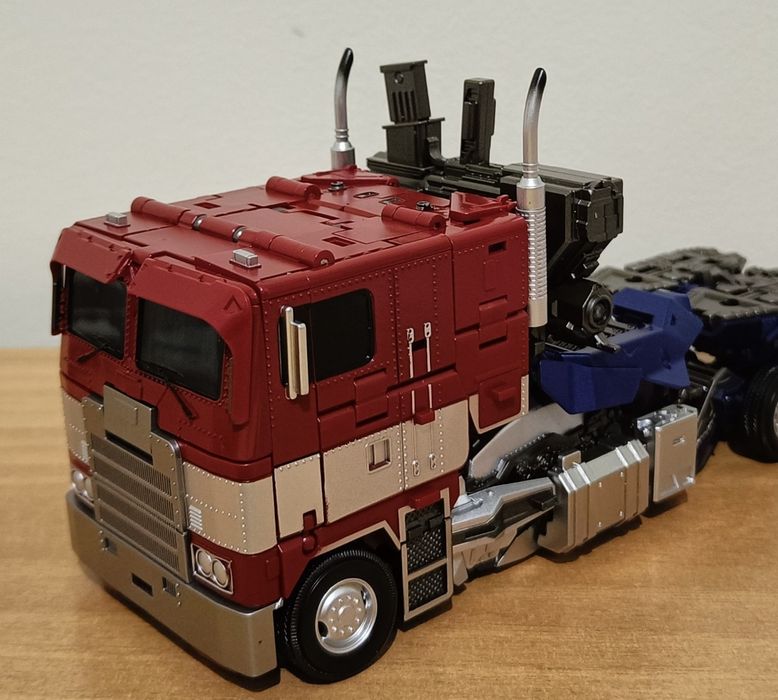 CE-06 Transformers Optimus Prime